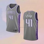 Camiseta Sacramento Kings Trey Lyles NO 41 Ciudad 2022-23 Gris